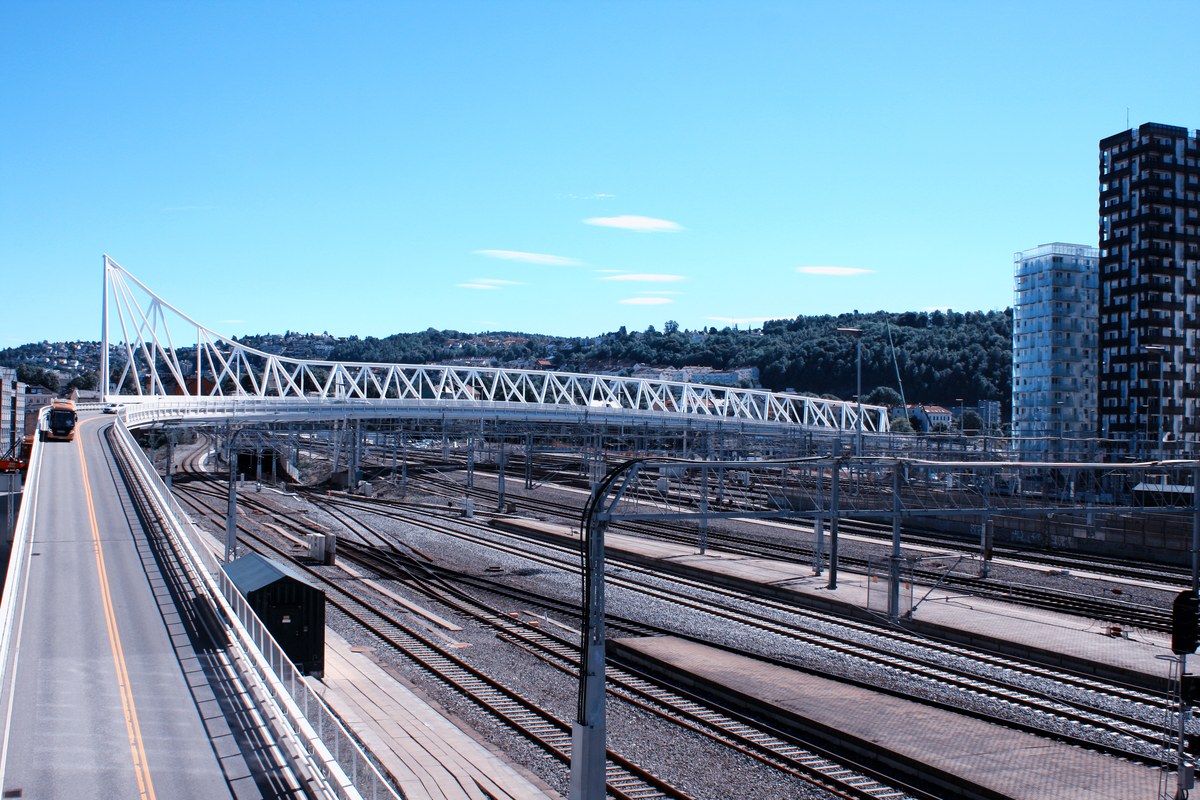 Railway tracks and a bridge in Oslo